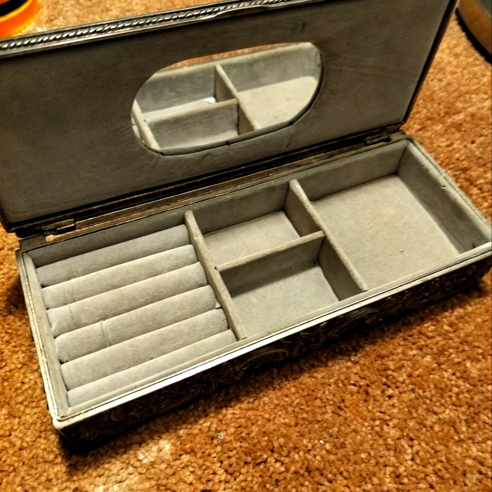 Silver jewelry box